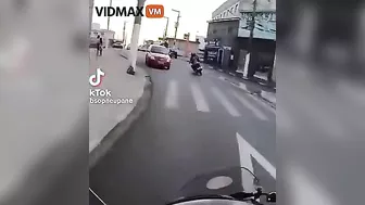 Crazy Motorcycle Chase In Brazil