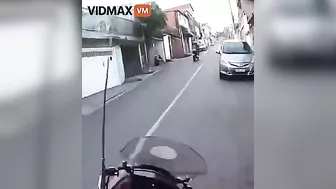 Crazy Motorcycle Chase In Brazil