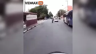 Crazy Motorcycle Chase In Brazil