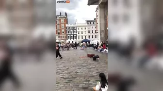 A Street Musician In London Was Randomly Punched In The Stomach By A Stranger