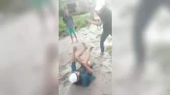 Thief Beaten By A Group Of Youths