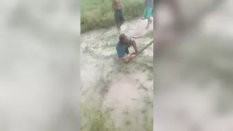 Thief Beaten By A Group Of Youths