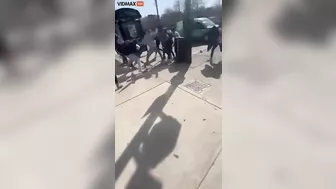 A Large-scale Fight Broke Out Between Teenagers Near A Chicago High School