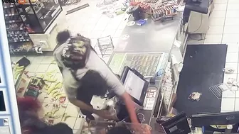 More Than 50 Rioters Looted And Vandalized A 7-11 Convenience Store In Los Angeles