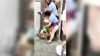 She Came From UPS 1 Minute Before Closing And Threw A Tantrum