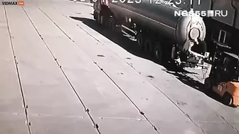 The Driver Opened The Hatch While Smoking, And The Tanker Turned Into A Cannon