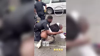 Two High-profile NYPD Officers Take Down A Thug Who Was Beating A Woman