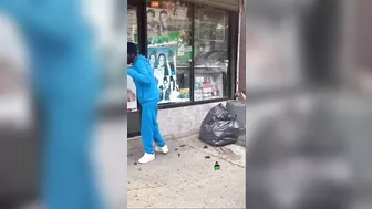 New York Woman Pepper-sprays Pervert