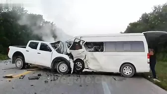 Pickup Truck And Delivery Truck Collide Head-on, Leaving 6 Dead And 11 Injured
