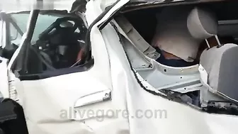 Pickup Truck And Delivery Truck Collide Head-on, Leaving 6 Dead And 11 Injured