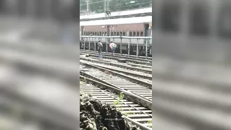 An Idiot Was Electrocuted For Walking On Top Of A Train