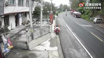Bicyclist Hits Truck Head-on