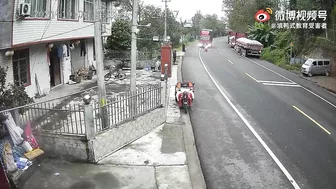 Bicyclist Hits Truck Head-on