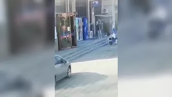 A Block Of Ice Falls On A Man's Head, Killing Him Final Destination