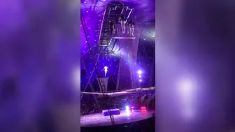 Brazilian Circus Acrobat Breaks Pelvis