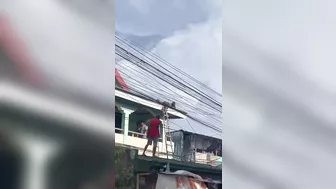 Construction Worker Dies After Accidentally Touching A Living Person