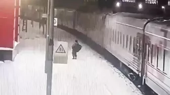 Drunk Man Falls Under Train - Fatal Accident TheYNC