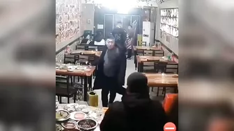 This Guy Accidentally Stabbed His Friend During A Fight At A Restaurant