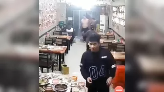 This Guy Accidentally Stabbed His Friend During A Fight At A Restaurant