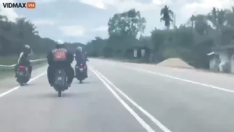 Fat Motorcyclist Turned Into A Rag Doll In An Accident - Video - VidMa