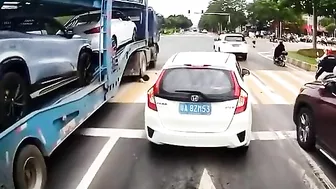 Idiot Got Run Over By Truck