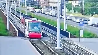 KrudPlug Mobile - Cyclist Run Over By Tram In Czech Republic