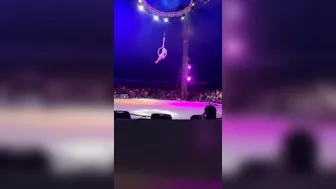 Mexican Acrobat Falls From More Than 5 Meters