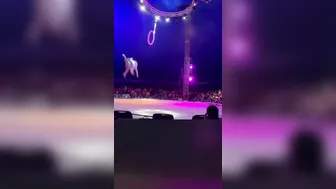 Mexican Acrobat Falls From More Than 5 Meters