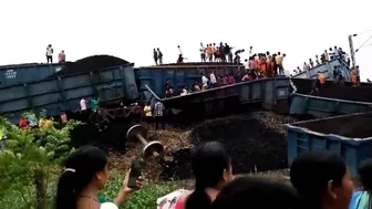 Idiot Electrocuted While Taking Selfie On Top Of Train