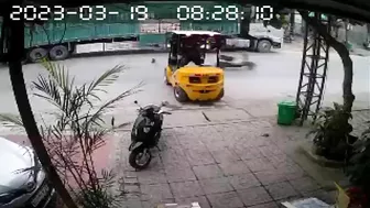 Motorcyclist Collides Head-on With Forklift