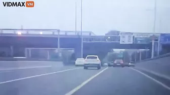 SUV Plunges From Detroit Overpass Onto Highway - Video - Vi