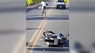 Stupid Cyclists Cause Accidents