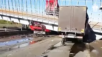 Dump Truck Driver Forgets To Lower The Body