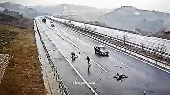 Tragic Accident In Türkiye. A Man Left With His Family