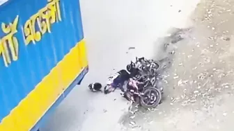 Truck Runs Over Cyclist's Head