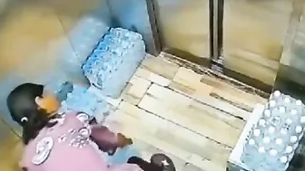 WTF Elevator Accident, God Knows If She Can Survive...