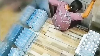 WTF Elevator Accident, God Knows If She Can Survive...
