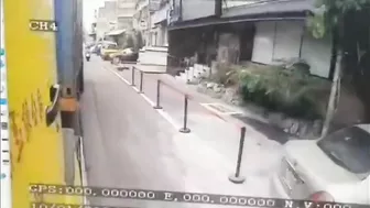 Woman's Head Crushed By Trailer Tire