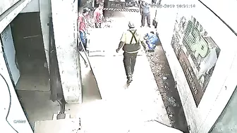 Work Accident: A Man Was Crushed By Two People