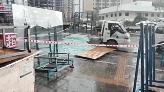 Worker Killed By Huge Piece Of Glass