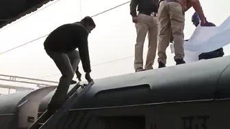Young Man Electrocuted To Death On Train