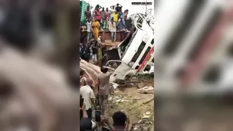 16 Killed, 17 Injured In Bus Accident
