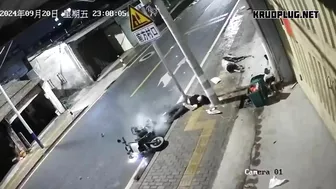 2 Injured In Collision Between Moped And Street Lamp