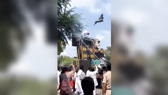 Another Episode Of Indians And The Power Show