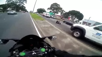 Cyclist Witnesses Horrific Accident As Man Gets Off Bike