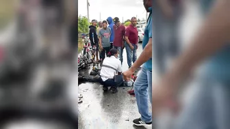 Cyclist Drops His Eyes After Failing To Notice Lorry