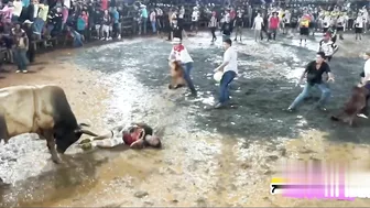 Brutal Nicaraguan Police Destroy A Damn Idiot