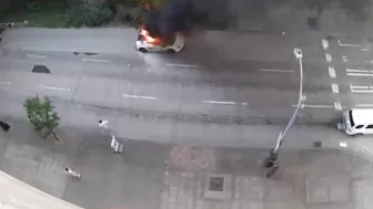 Driver And Passengers Escape Before Lamborghini Catches Fire