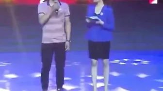 Female Host Fainted During Live Broadcast