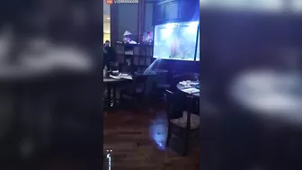 Huge Crack Appears In Aquarium At Houston Restaurant - Video -